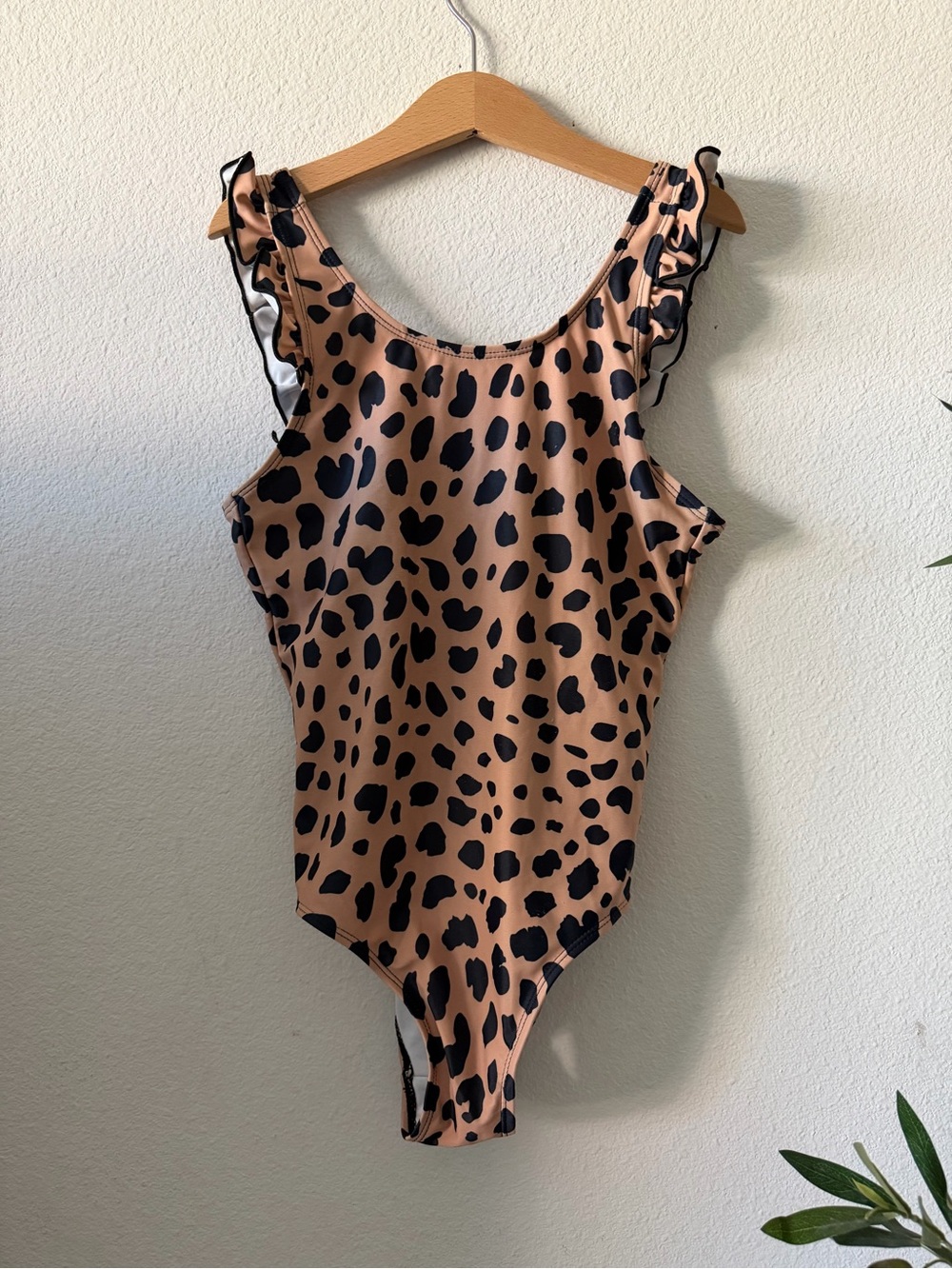 Kids Animal Print One Piece V-Neck Swimsuit with Ruffle Shoulders-Leopard Print